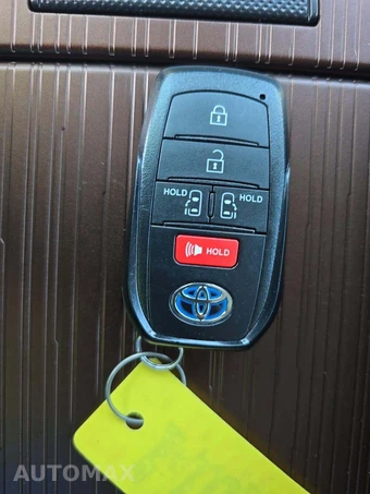 2024 Toyota Sienna LE 8-Passenger 120.5" WB - miniatura 8