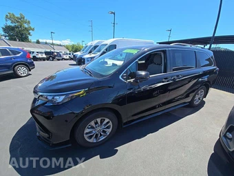 2024 Toyota Sienna LE 8-Passenger 120.5" WB