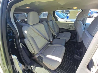 2024 Toyota Sienna LE 8-Passenger 120.5" WB - miniatura 17