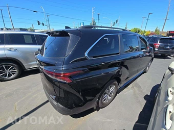 2024 Toyota Sienna LE 8-Passenger 120.5" WB - miniatura 3