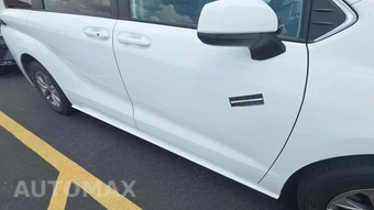 2024 Toyota Sienna LE 8-Passenger 120.5" WB - miniatura 32