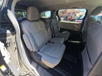 2024 Toyota Sienna LE 8-Passenger 120.5" WB - miniatura 17