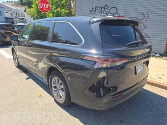 2024 Toyota Sienna LE 8-Passenger 120.5" WB - miniatura 2