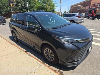 2024 Toyota Sienna LE 8-Passenger 120.5" WB - miniatura 4