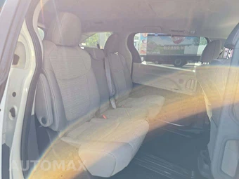 2024 Toyota Sienna LE 8-Passenger 120.5" WB - miniatura 16