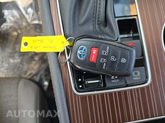 2024 Toyota Sienna LE 8-Passenger 120.5" WB - miniatura 8