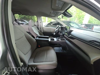 2024 Toyota Sienna LE 8-Passenger 120.5" WB - miniatura 8