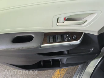 2024 Toyota Sienna LE 8-Passenger 120.5" WB - miniatura 9