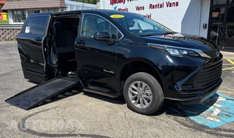 2024 Toyota Sienna LE 8-Passenger 120.5" WB - car from the USA, Manheim Buy-Now listing at AUTOMAX