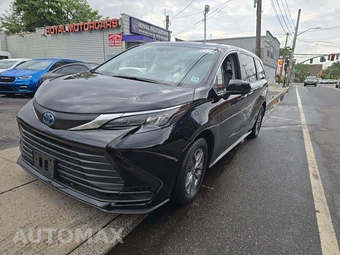2024 Toyota Sienna LE 8-Passenger 120.5" WB