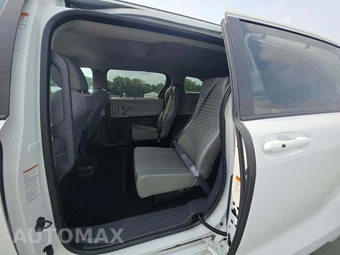 2024 Toyota Sienna LE 8-Passenger 120.5" WB - miniatura 10