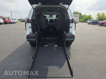 2024 Toyota Sienna LE 8-Passenger 120.5" WB - miniatura 12