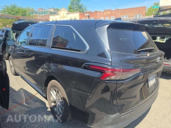 2024 Toyota Sienna LE 8-Passenger 120.5" WB - miniatura 2