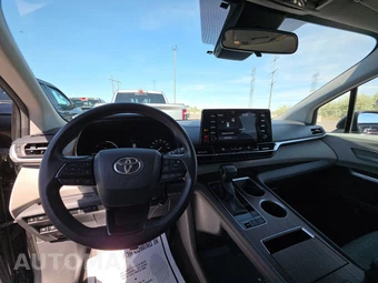 2024 Toyota Sienna LE 8-Passenger 120.5" WB - miniatura 11