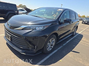 2024 Toyota Sienna LE 8-Passenger 120.5" WB