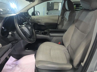 2024 Toyota Sienna LE 8-Passenger 120.5" WB - miniatura 7