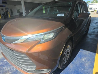 2024 Toyota Sienna LE 8-Passenger 120.5" WB