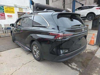 2024 Toyota Sienna LE 8-Passenger 120.5" WB - miniatura 3