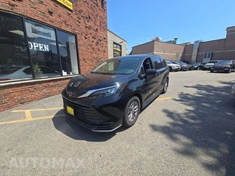 2024 Toyota Sienna LE 8-Passenger 120.5" WB