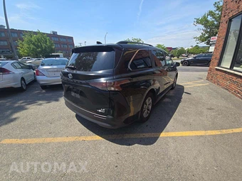 2024 Toyota Sienna LE 8-Passenger 120.5" WB - miniatura 3