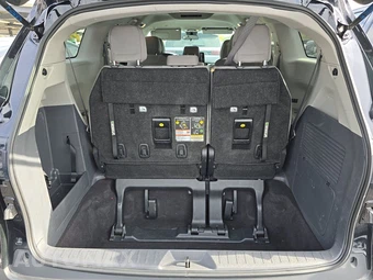 2024 Toyota Sienna LE 8-Passenger 120.5" WB - miniatura 18