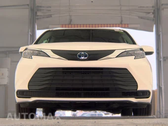 2024 Toyota Sienna LE 8-Passenger 120.5" WB - miniatura 3