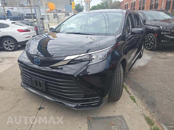 2024 Toyota Sienna LE 8-Passenger 120.5" WB