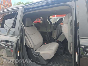 2024 Toyota Sienna LE 8-Passenger 120.5" WB - miniatura 17