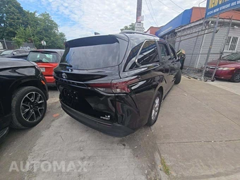 2024 Toyota Sienna LE 8-Passenger 120.5" WB - miniatura 3