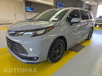 2024 Toyota Sienna Woodland Edition 7-Passenger 120.5" WB