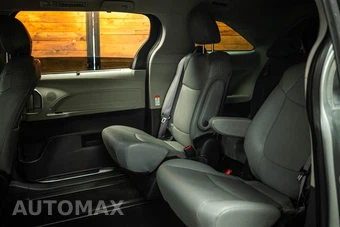 2024 Toyota Sienna XLE 7-Passenger 120.5" WB - miniatura 11