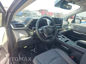2024 Toyota Sienna XLE 7-Passenger 120.5" WB - miniatura 11