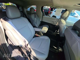 2024 Toyota Sienna XLE 7-Passenger 120.5" WB - miniatura 14