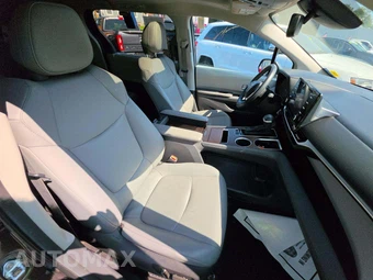 2024 Toyota Sienna XLE 7-Passenger 120.5" WB - miniatura 16