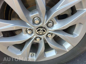 2024 Toyota Sienna XLE 7-Passenger 120.5" WB - miniatura 25