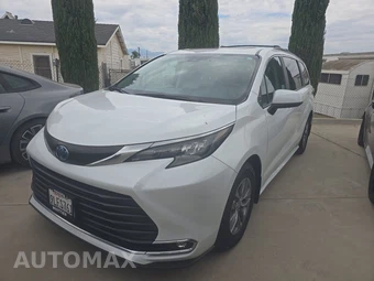 2024 Toyota Sienna XLE 8-Passenger 120.5" WB