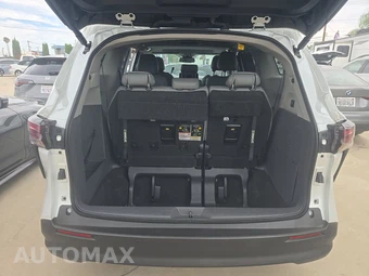 2024 Toyota Sienna XLE 8-Passenger 120.5" WB - miniatura 17