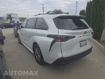 2024 Toyota Sienna XLE 8-Passenger 120.5" WB - miniatura 6
