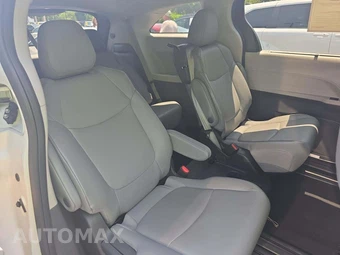 2024 Toyota Sienna XLE 8-Passenger 120.5" WB - miniatura 17