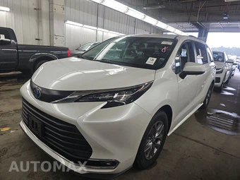 2024 Toyota Sienna XLE 8-Passenger 120.5" WB