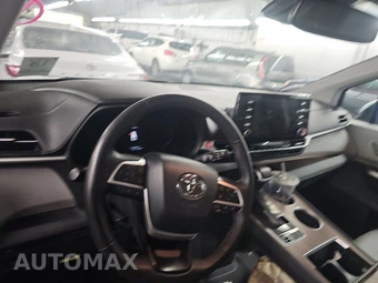 2024 Toyota Sienna XLE 8-Passenger 120.5" WB - miniatura 11