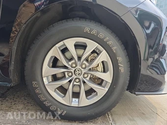 2024 Toyota Sienna XLE 8-Passenger 120.5" WB - miniatura 9