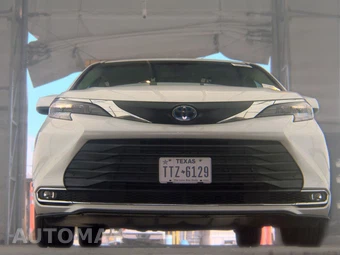 2024 Toyota Sienna XLE 8-Passenger 120.5" WB - miniatura 3