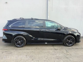 2024 Toyota Sienna XSE 7-Passenger 120.5" WB - miniatura 9