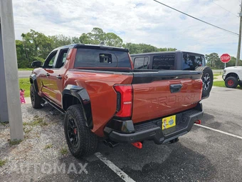 2024 Toyota Tacoma Hybrid TRD Pro Crew Cab Medium Bed - miniatura 2