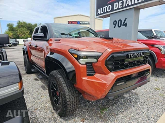 2024 Toyota Tacoma Hybrid TRD Pro Crew Cab Medium Bed - miniatura 4