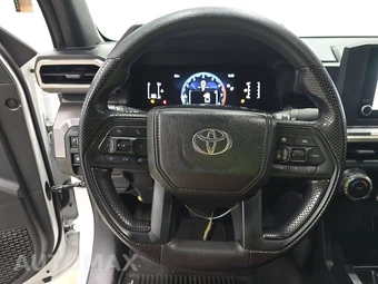 2024 Toyota Tacoma SR5 Crew Cab Medium Bed - miniatura 10