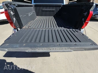 2024 Toyota Tacoma SR5 Crew Cab Medium Bed - miniatura 17
