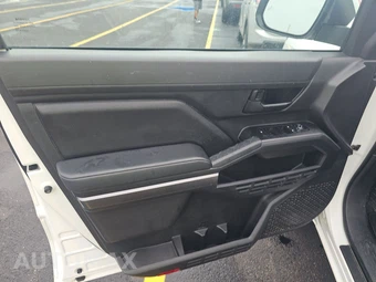 2024 Toyota Tacoma SR5 Crew Cab Medium Bed – miniatura 9
