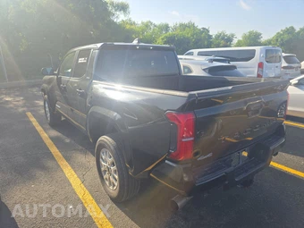 2024 Toyota Tacoma SR5 Crew Cab Medium Bed – miniatura 6
